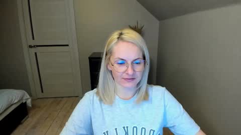 Snapshot of alicee__grace chatting on 02-25-25, 07:14 Alicee online show from 02-25-25, 07:14