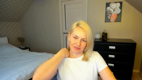 Snapshot of alicee__grace chatting on 12-01-25, 09:25 Alicee online show from 12-01-25, 09:25