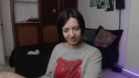 Snapshot of alicee_logan_ chatting on 10-23-25, 02:33 alicee_logan_ online show from 10-23-25, 02:33