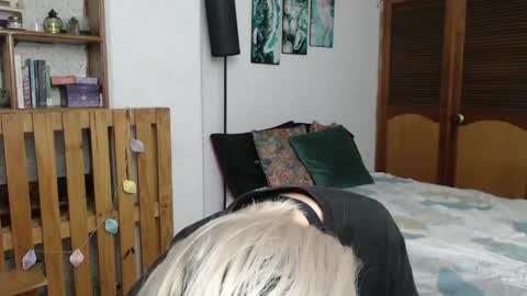 alicee_logan_ online show from 04-24-26, 02:25