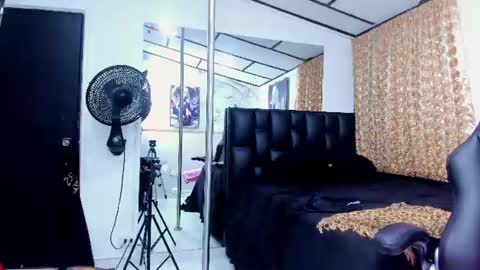 Snapshot of alicee_mature chatting on 06-13-26, 09:13 alicee online show from 06-13-26, 09:13