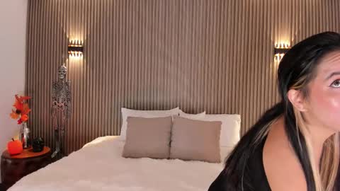 Snapshot of alicehanz_ chatting on 10-25-25, 04:20 Alice online show from 10-25-25, 04:20