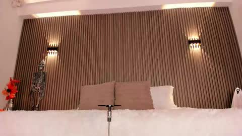 Snapshot of alicehanz_ chatting on 10-26-25, 04:29 Alice online show from 10-26-25, 04:29