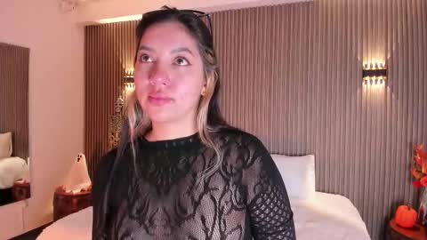 Snapshot of alicehanz_ chatting on 10-28-25, 04:27 Alice online show from 10-28-25, 04:27