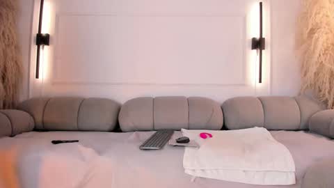 Alice  online show from 03-18-26, 12:03