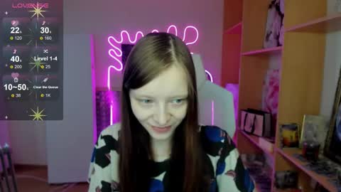 Snapshot of alicehariss chatting on 11-14-25, 03:16 Alie online show from 11-14-25, 03:16