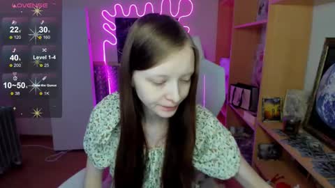 Snapshot of alicehariss chatting on 11-18-25, 09:36 Alie online show from 11-18-25, 09:36