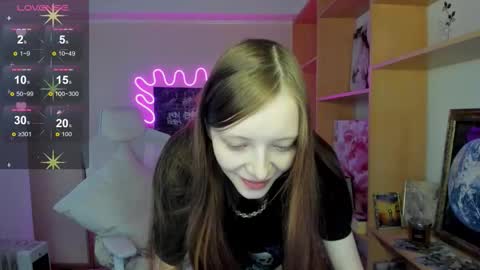 Snapshot of alicehariss chatting on 11-22-25, 03:38 Alie online show from 11-22-25, 03:38