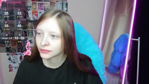 Snapshot of alicehariss chatting on 11-26-25, 01:17 Alie online show from 11-26-25, 01:17