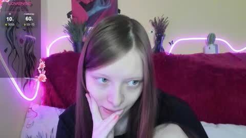 Snapshot of alicehariss chatting on 12-05-25, 05:16 Alie online show from 12-05-25, 05:16