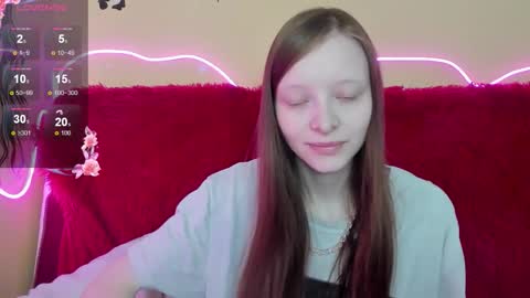 Snapshot of alicehariss chatting on 12-16-25, 05:23 Alie online show from 12-16-25, 05:23