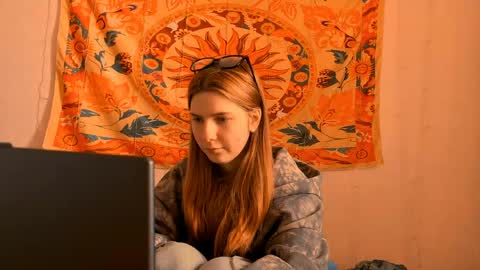 Alice online show from 04-24-26, 05:21