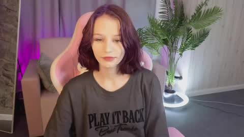 Snapshot of alicekruze chatting on 05-31-26, 01:36 alicekruze online show from 05-31-26, 01:36