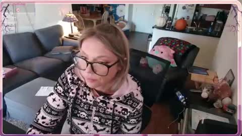 Alice Liddell online show from 11-19-25, 05:57