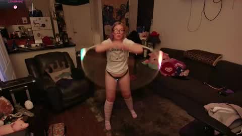 Snapshot of aliceliddell710 chatting on 05-14-26, 04:30 Alice Liddell online show from 05-14-26, 04:30