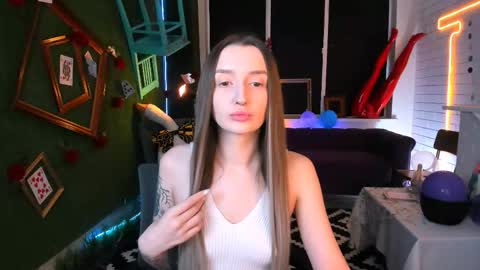 Snapshot of alicelidse chatting on 10-06-25, 12:46 Alice online show from 10-06-25, 12:46