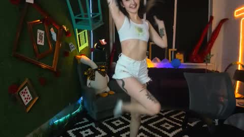 Snapshot of alicelidse chatting on 10-15-25, 08:09 Alice online show from 10-15-25, 08:09
