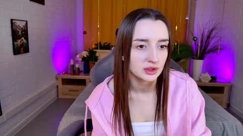 Snapshot of alicelidse chatting on 12-15-25, 01:15 Alice online show from 12-15-25, 01:15