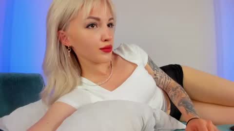 alicemonro online show from 07-12-26, 01:51