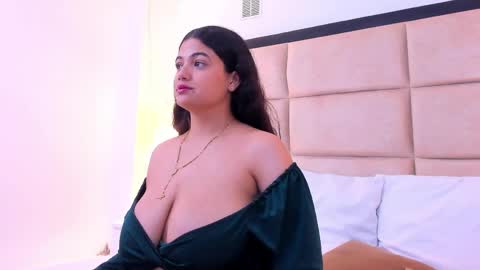 Snapshot of alicemorelli_ chatting on 05-20-26, 01:45 Alice Morelli online show from 05-20-26, 01:45