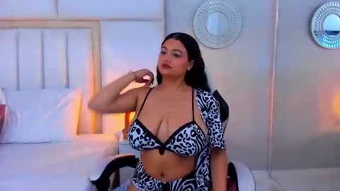 Snapshot of alicemorelli_ chatting on 06-11-26, 03:26 Alice Morelli online show from 06-11-26, 03:26