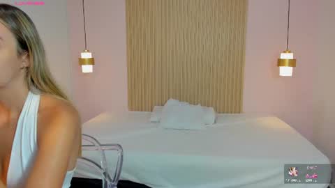 Snapshot of aliceross1 chatting on 07-22-26, 08:33 AliceRoss online show from 07-22-26, 08:33