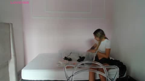 Snapshot of aliceross1 chatting on 07-31-26, 08:30 AliceRoss online show from 07-31-26, 08:30