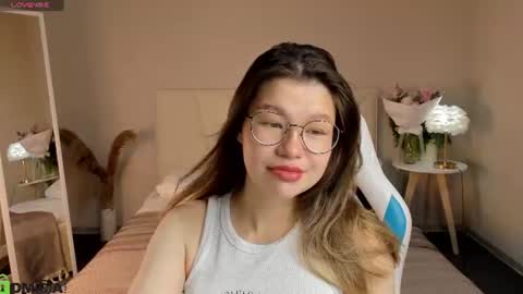 Snapshot of aliceruby1 chatting on 06-24-26, 02:54 Alice online show from 06-24-26, 02:54