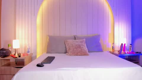 Snapshot of alicesandoval_ chatting on 12-15-25, 11:25 ALICE online show from 12-15-25, 11:25