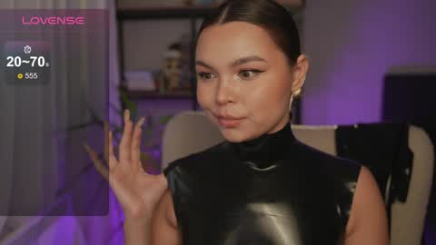 Snapshot of alicesweetlove chatting on 12-14-24, 06:35 Alice online show from 12-14-24, 06:35