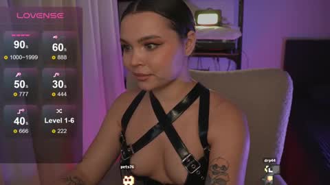 Snapshot of alicesweetlove chatting on 02-18-25, 02:16 Alice online show from 02-18-25, 02:16