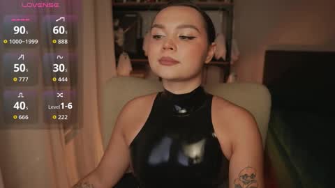 Snapshot of alicesweetlove chatting on 09-26-25, 07:29 Alice online show from 09-26-25, 07:29