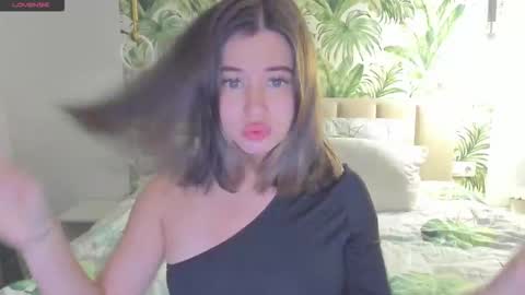 Snapshot of alicetuker chatting on 09-28-25, 06:02 Alice online show from 09-28-25, 06:02