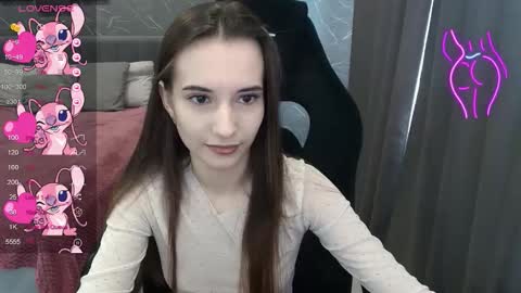 Snapshot of aliceweiss_ chatting on 10-14-25, 08:04 Alice online show from 10-14-25, 08:04
