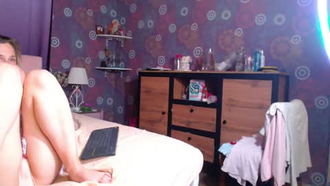 alicewetsquirt online show from 05-08-26, 10:04