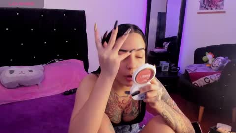 Snapshot of alicewoodville chatting on 01-22-25, 05:28 Alice online show from 01-22-25, 05:28