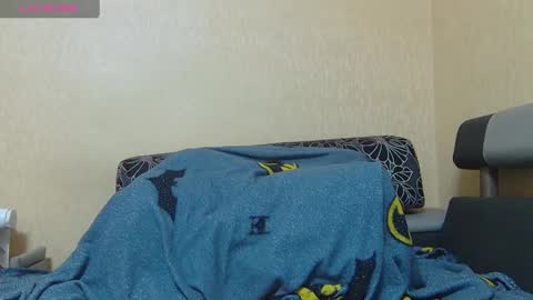 Snapshot of alicewoolfy chatting on 03-11-25, 08:20 AliceWoolfy online show from 03-11-25, 08:20