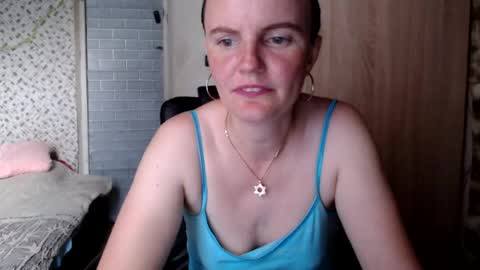 Snapshot of alicexbaby chatting on 06-18-26, 12:20 Alicexbaby online show from 06-18-26, 12:20