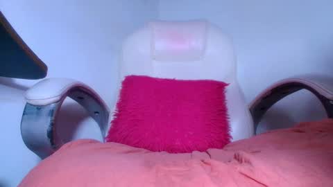 Alicia Kyse  online show from 01-09-25, 06:06