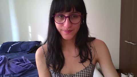 Snapshot of alicia_love29 chatting on 01-12-25, 08:47 Alice online show from 01-12-25, 08:47