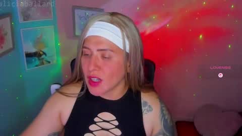 Jennyfer online show from 04-25-26, 08:50