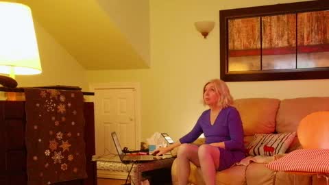 Alicia deHart  Help me reach 1000 Followers. Its FREE online show from 04-07-26, 11:26