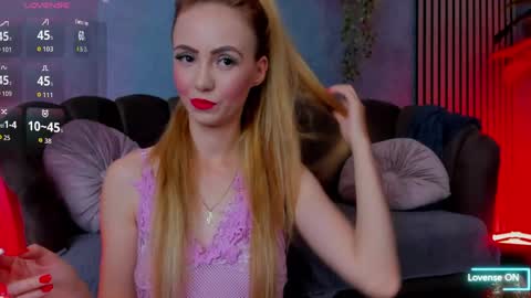 Snapshot of aliciahazel chatting on 06-09-26, 07:36 aliciahazel online show from 06-09-26, 07:36
