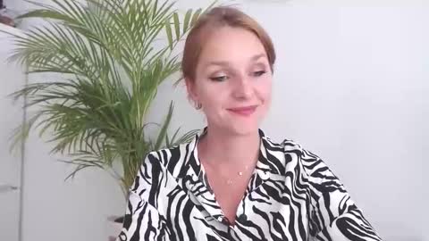 Alicia online show from 09-29-25, 01:38