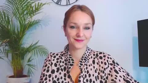 Alicia online show from 11-21-25, 08:13