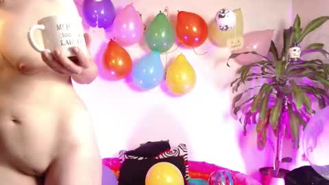  Alicia  online show from 10-18-25, 12:17