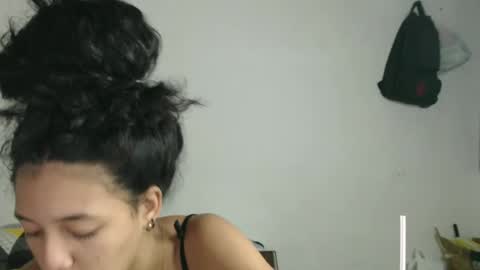 Snapshot of alicie_sexy_hot_20 chatting on 02-14-25, 05:30 ana online show from 02-14-25, 05:30
