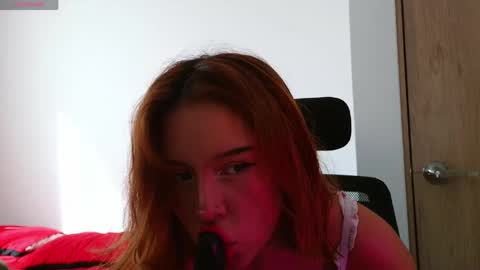 aliciia_23 online show from 04-11-26, 08:57