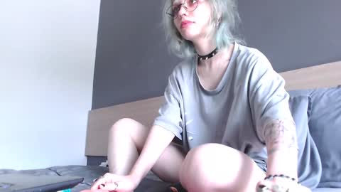 Alien Bella online show from 01-27-25, 07:56