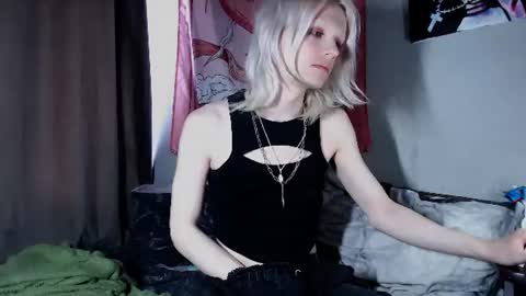Alien Bella online show from 07-22-26, 01:47